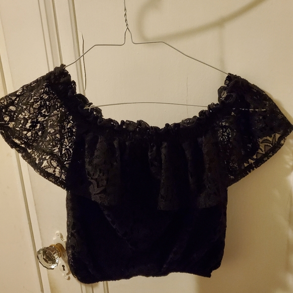 Black top - Picture 2 of 3